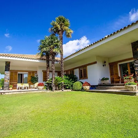 Villa Picturesque Costa Brava Countryside Les Planes d'Hostoles