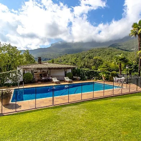 Picturesque Costa Brava Countryside Willa